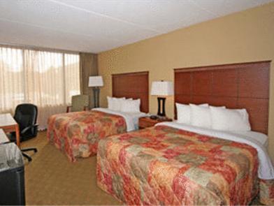 Western Matthews 3* Charlotte